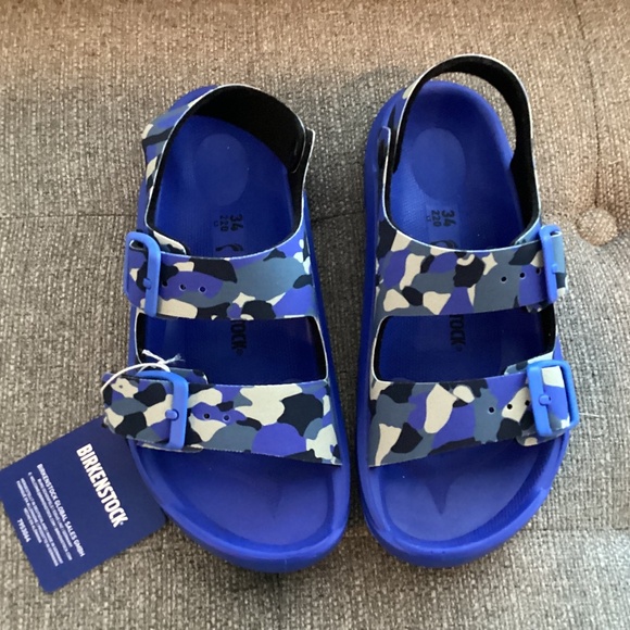 Birkenstock Kid's Mogami Birko-Flor Sandal in CMO Blue, size EU 34